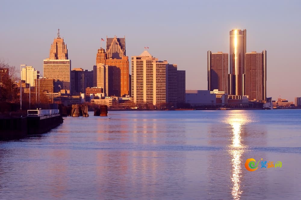 Depositphotos_stock-photo-officehotel-complex-detroit-river.html