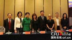 与会嘉宾合影留念。摄影 李胜兰